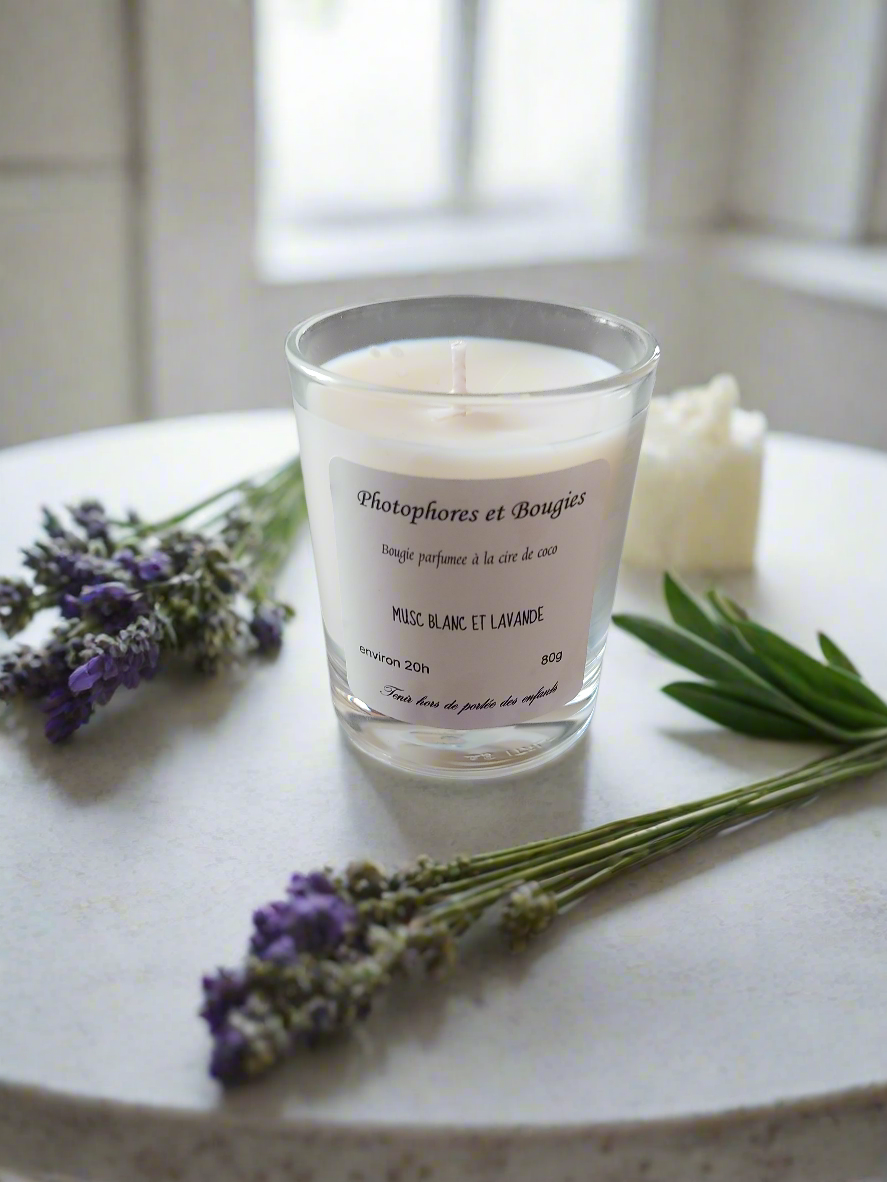 Bougies naturelles vs bougies industrielles : ce que vous respirez vraiment chez vous